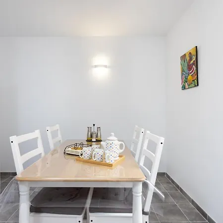 Home2book Sunshine Apartment